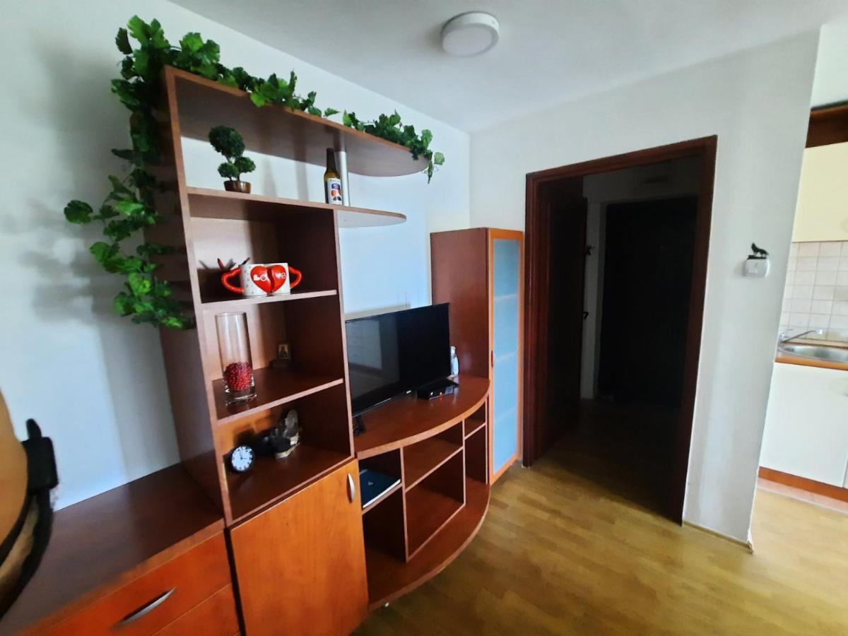 Wild Innu Apartment Скопие Екстериор снимка